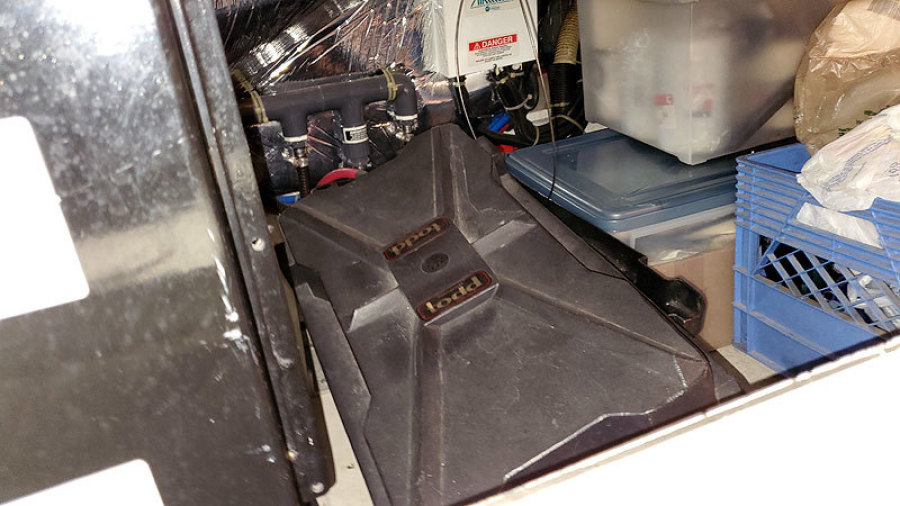 2001 Carver 444 Cockpit