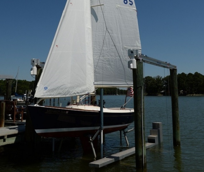 2011 Alerion Express 20