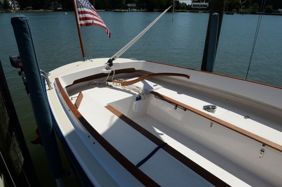 2011 Alerion Express 20
