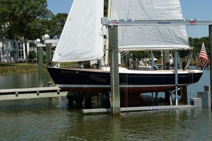 2011 Alerion Express 20
