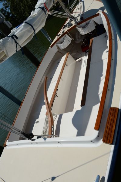 2011 Alerion Express 20