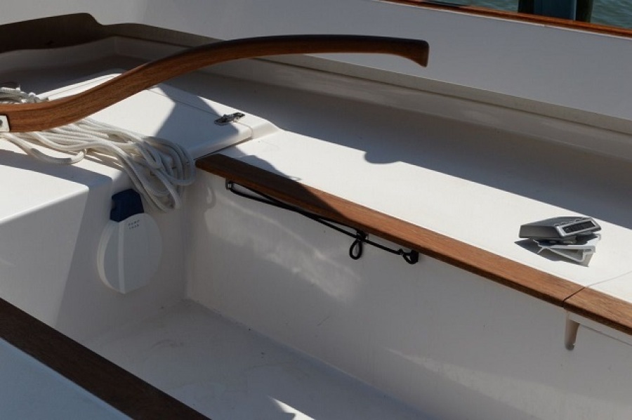 2011 Alerion Express 20
