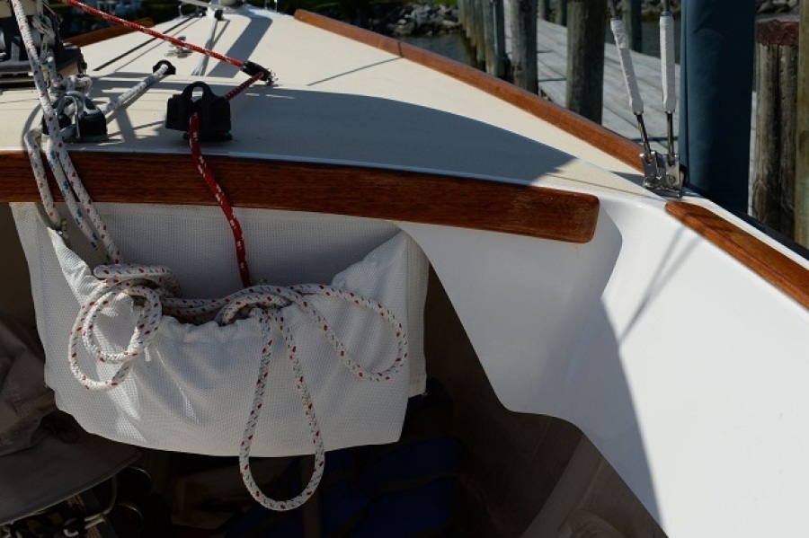 2011 Alerion Express 20