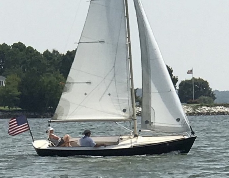 2011 Alerion Express 20