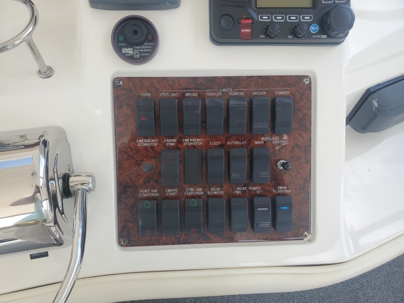 2004 Sea Ray 480 Sedan Bridge