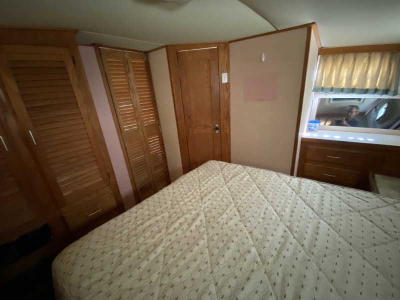 1986 Silverton Aft Cabin