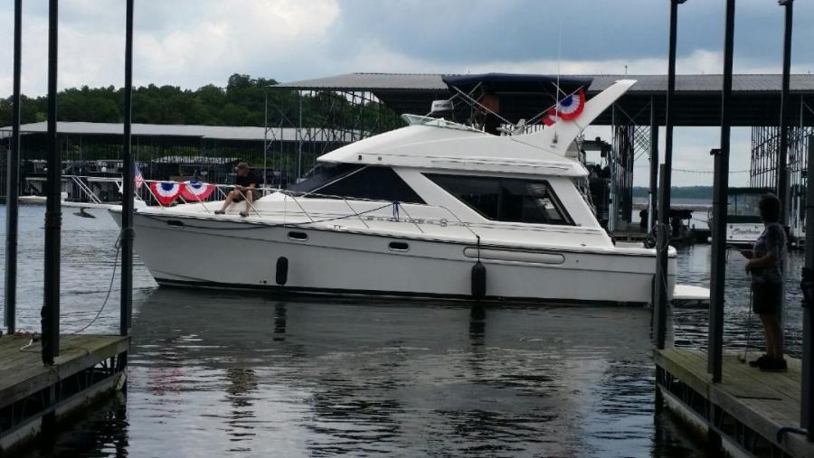 2000 Bayliner 3988