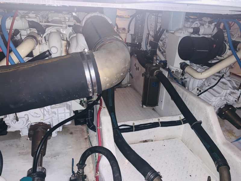 2000 Bayliner 3988