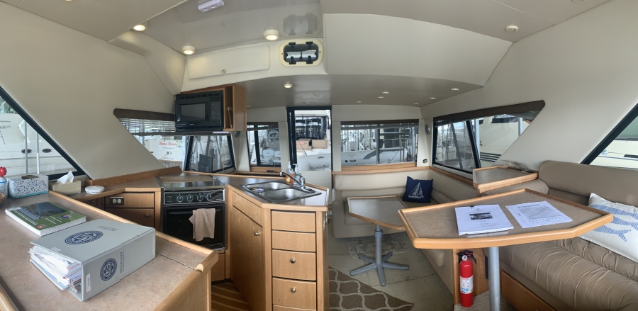 2000 Bayliner 3988