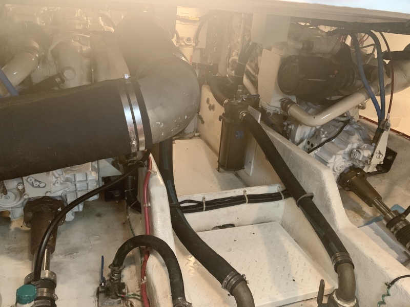2000 Bayliner 3988