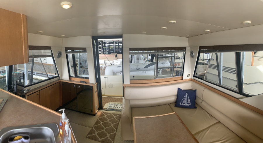 2000 Bayliner 3988