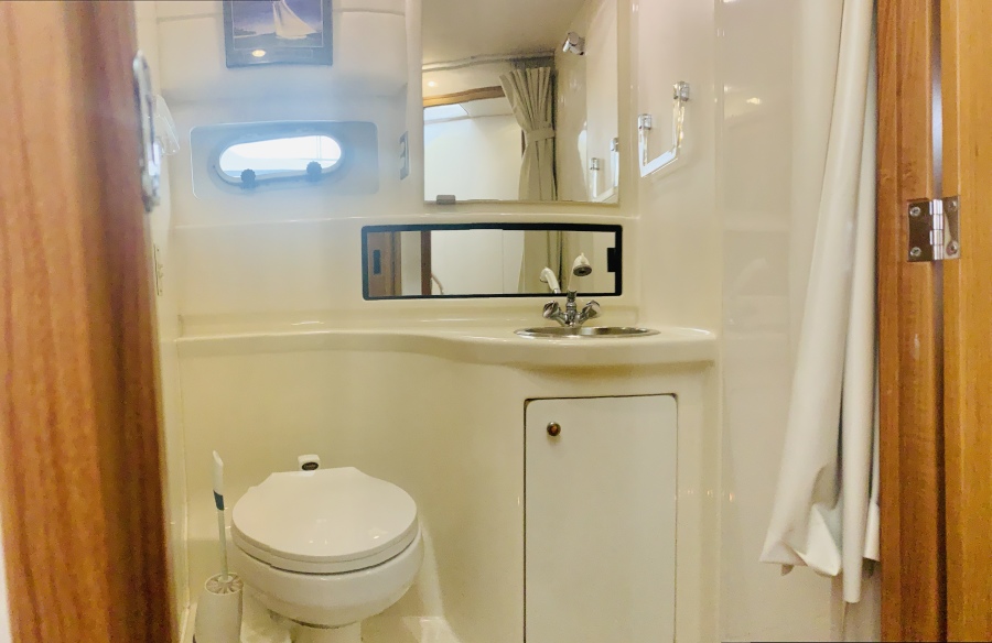 2000 Bayliner 3988
