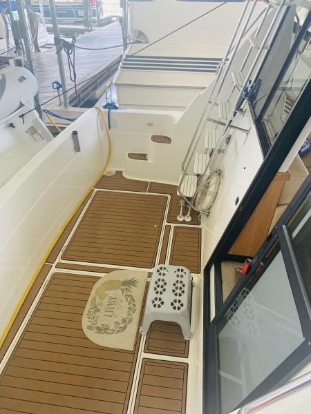 2000 Bayliner 3988
