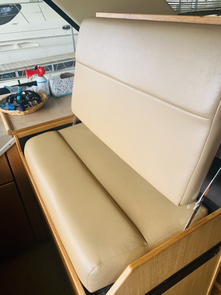 2000 Bayliner 3988