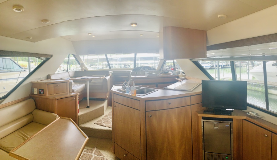 2000 Bayliner 3988