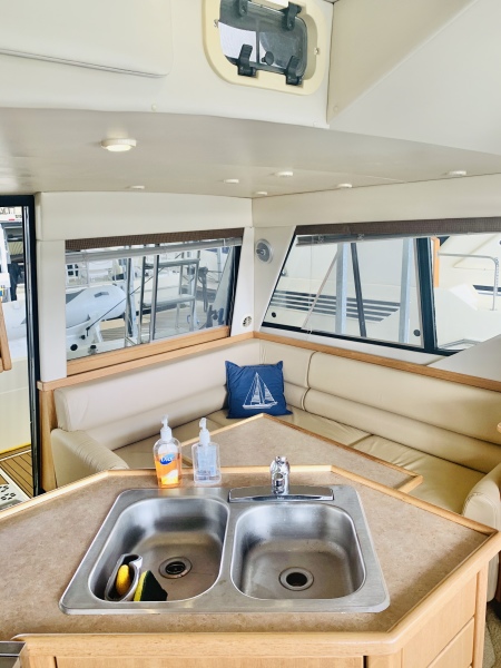 2000 Bayliner 3988