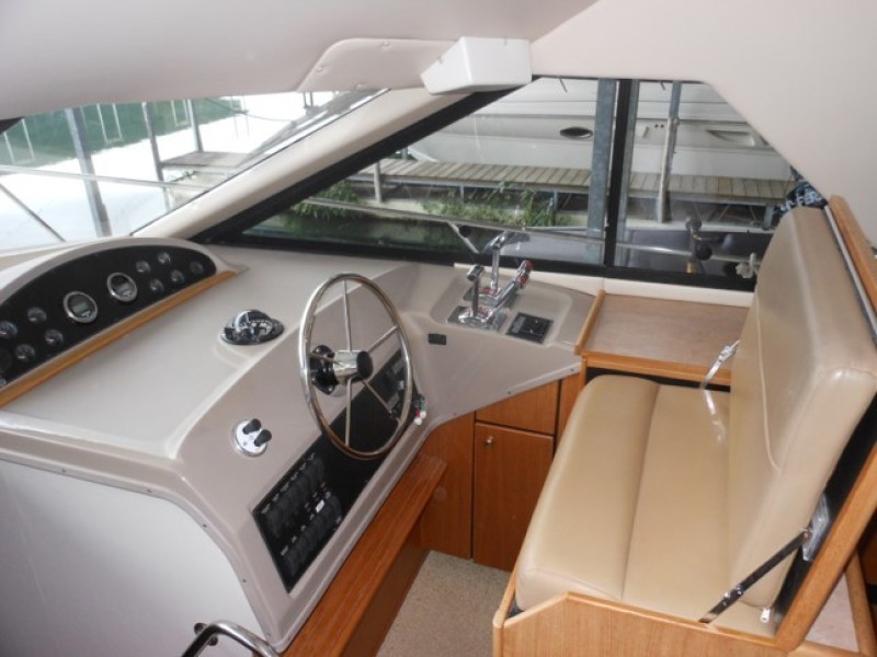 2000 Bayliner 3988
