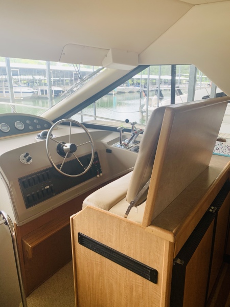 2000 Bayliner 3988