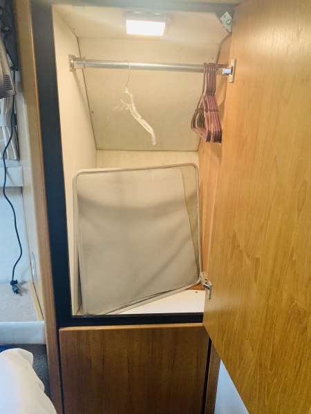 2000 Bayliner 3988