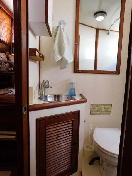 1998 Marine Trader Double Cabin