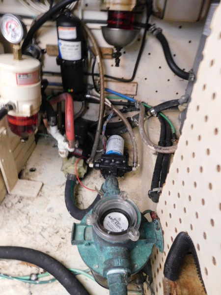 1998 Marine Trader Double Cabin