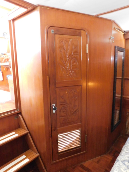 1998 Marine Trader Double Cabin