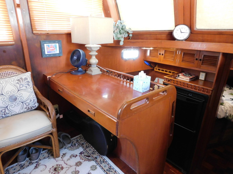 1998 Marine Trader Double Cabin