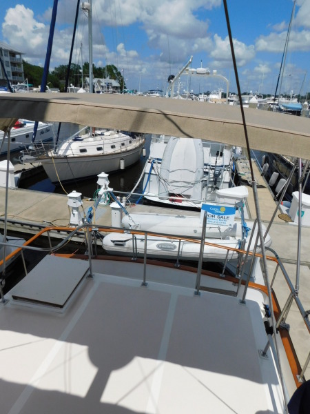 1998 Marine Trader Double Cabin