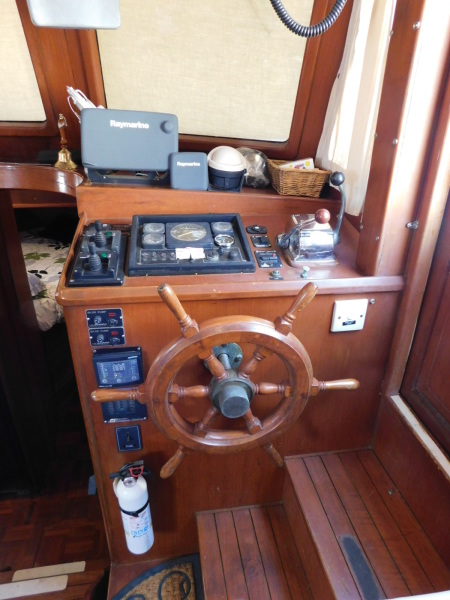 1998 Marine Trader Double Cabin