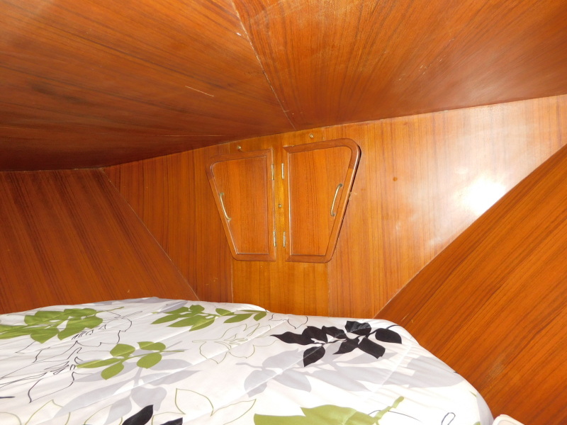 1998 Marine Trader Double Cabin