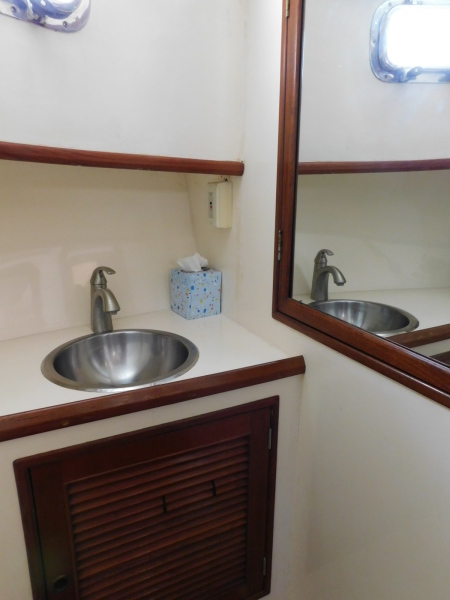 1998 Marine Trader Double Cabin