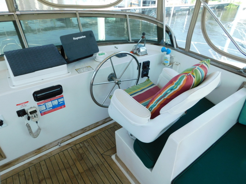 1998 Marine Trader Double Cabin