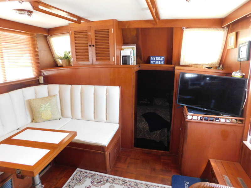 1998 Marine Trader Double Cabin