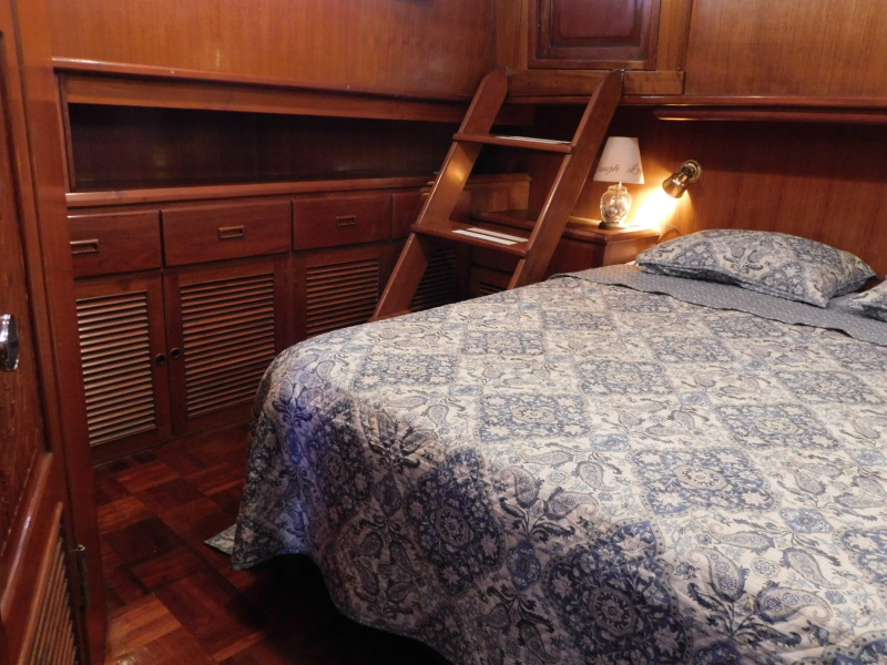 1998 Marine Trader Double Cabin