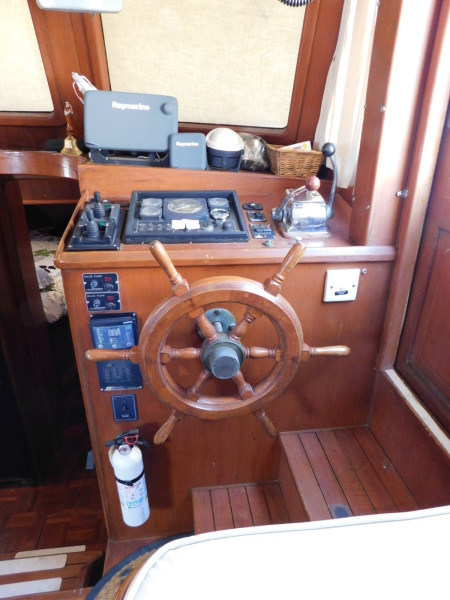 1998 Marine Trader Double Cabin