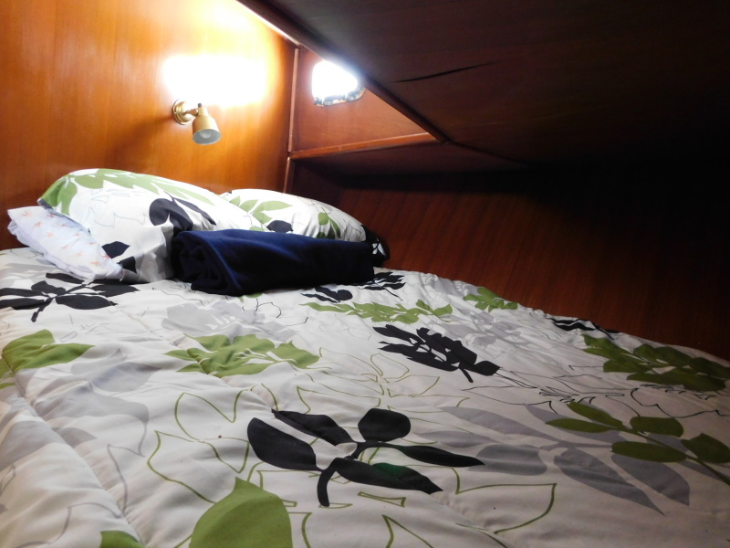 1998 Marine Trader Double Cabin