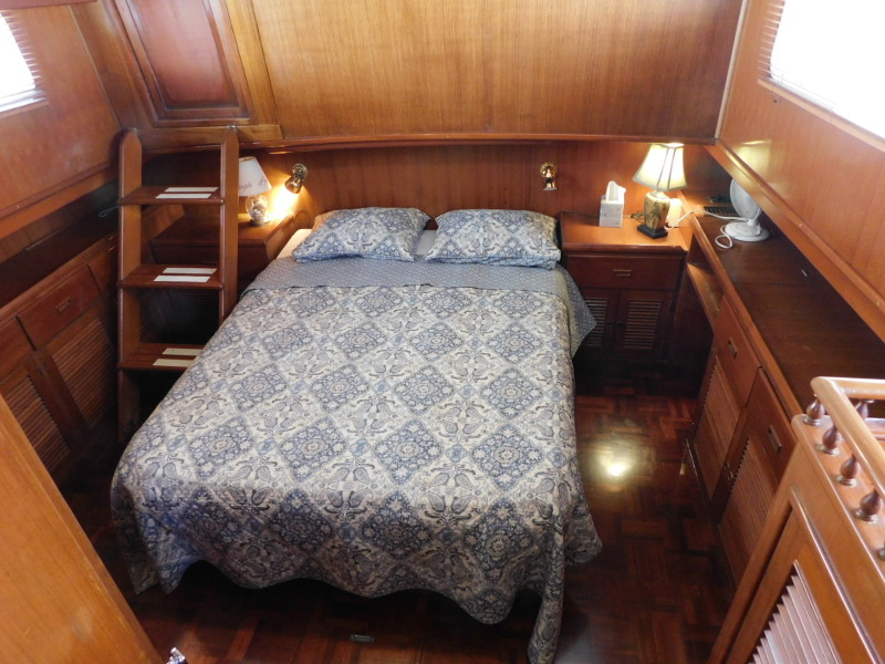 1998 Marine Trader Double Cabin