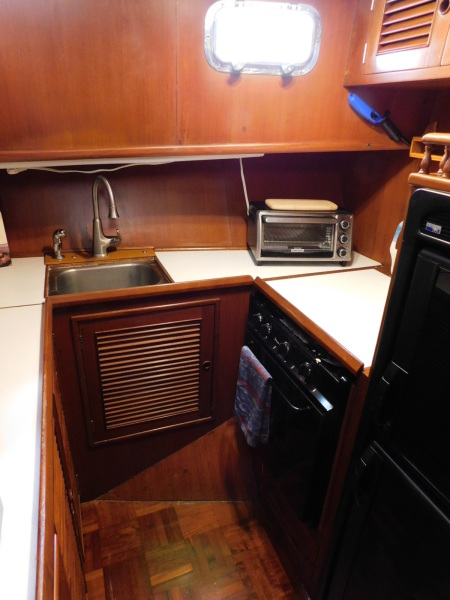 1998 Marine Trader Double Cabin