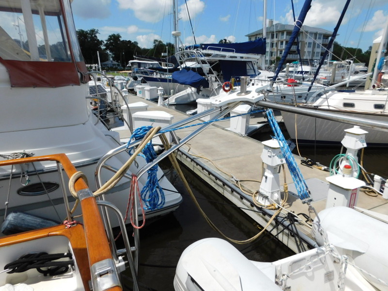 1998 Marine Trader Double Cabin