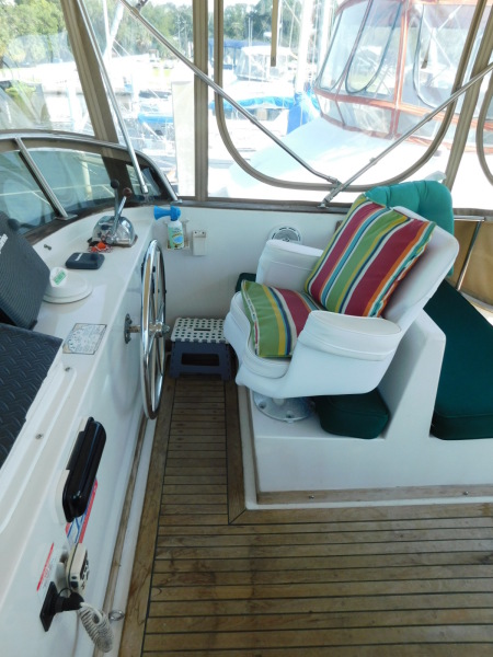 1998 Marine Trader Double Cabin