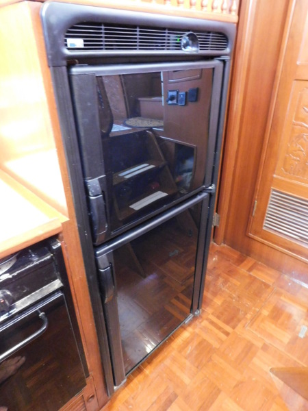 1998 Marine Trader Double Cabin