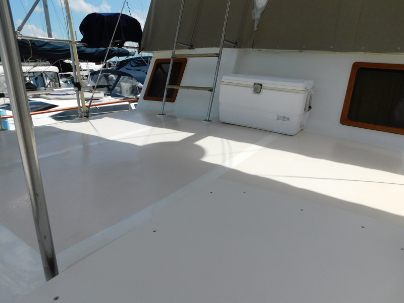 1998 Marine Trader Double Cabin