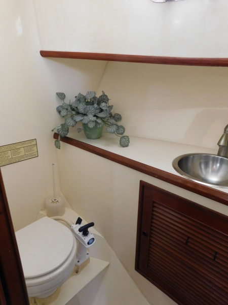 1998 Marine Trader Double Cabin