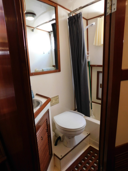 1998 Marine Trader Double Cabin