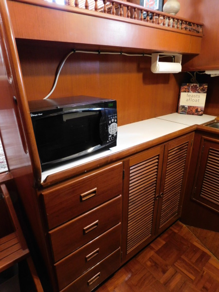 1998 Marine Trader Double Cabin