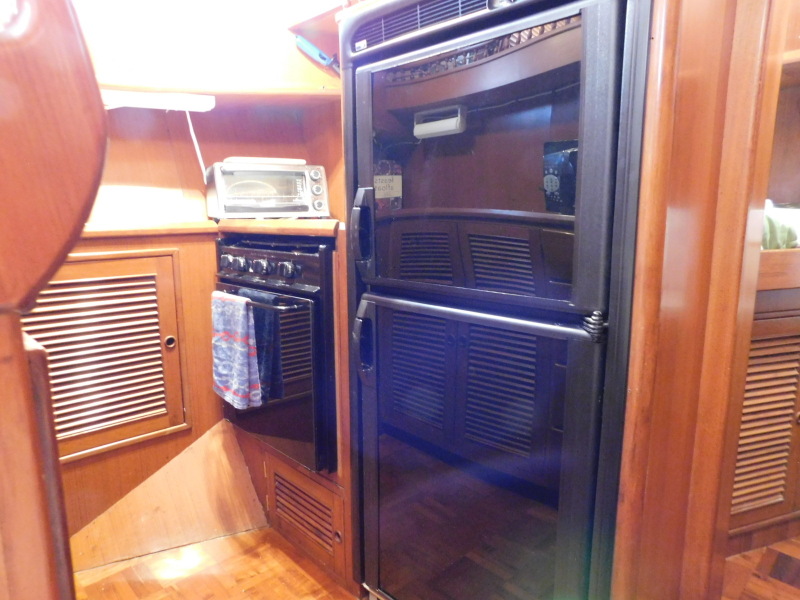 1998 Marine Trader Double Cabin