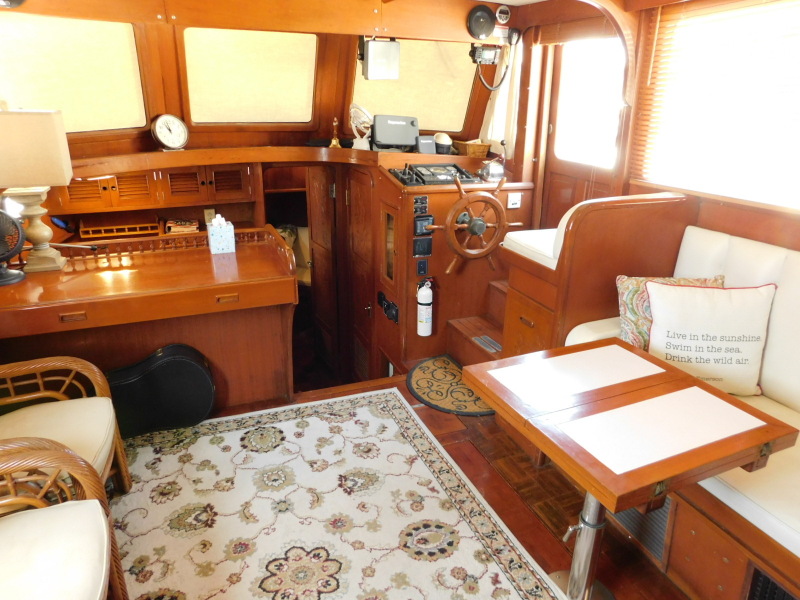 1998 Marine Trader Double Cabin