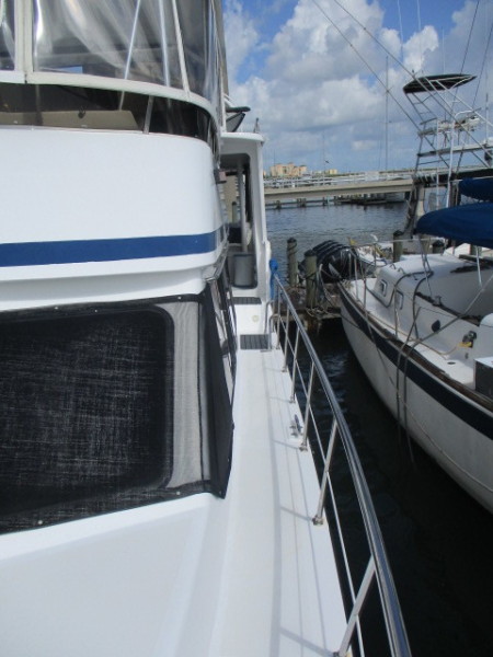 1990 Aquarius Trawler