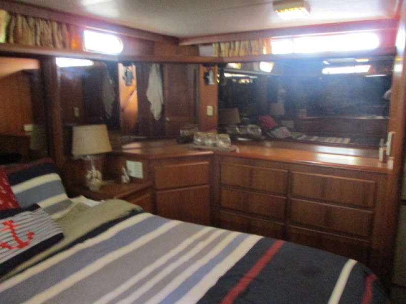 1990 Aquarius Trawler