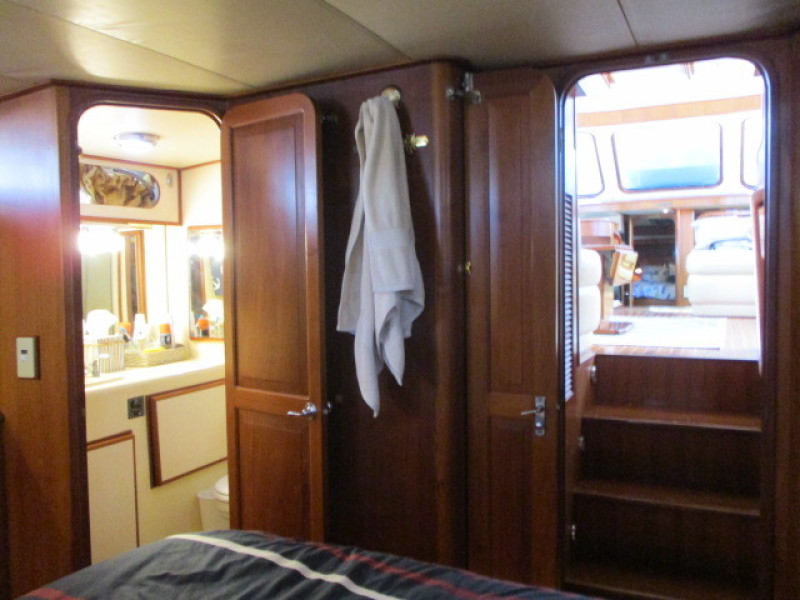1990 Aquarius Trawler